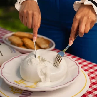 Mozzarella di bufala fresca, in arrivo in bottega 2 volte a settimana.